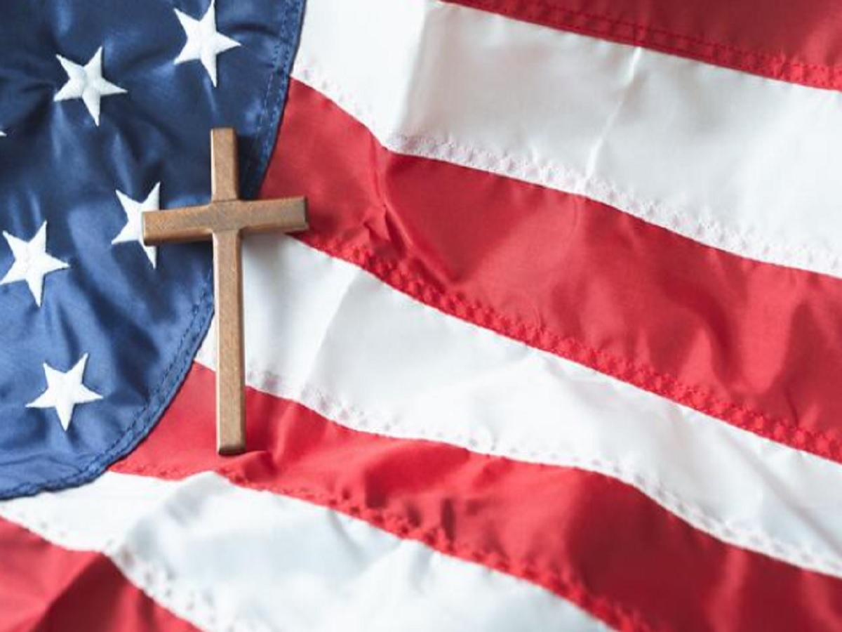 Bandera EEUU con crucifijo