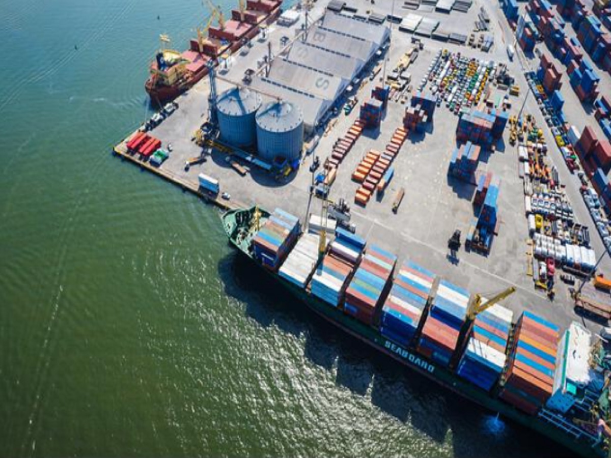 Puerto marítimo en la era de la globalización