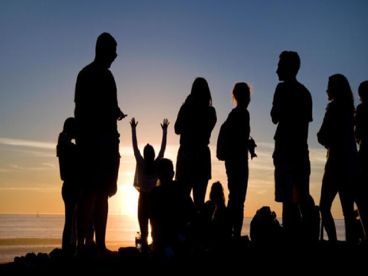 Una vida feliz sintiendo el atardecer